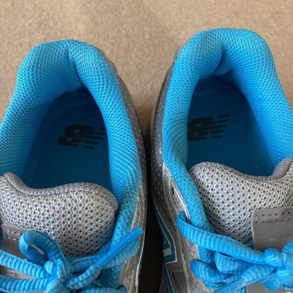 New Balance 1540v3 Shoes Womens 8 Silver Gray Polaris Blue Daily Rollbar Walking - Picture 6 of 9